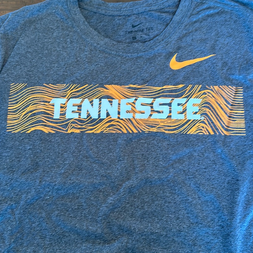 NIKE Tennessee Vols XL Long Sleeved Active Tee